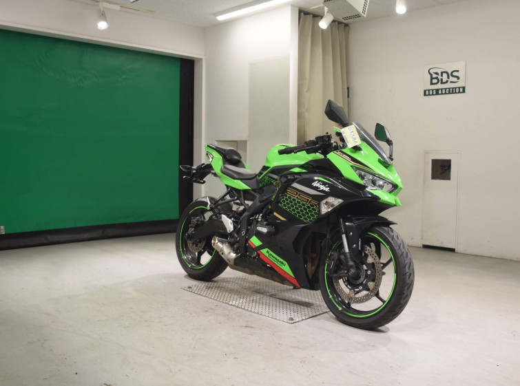 Мотоцикл Kawasaki NINJA ZX-25R KRT з пробігом 7047 km