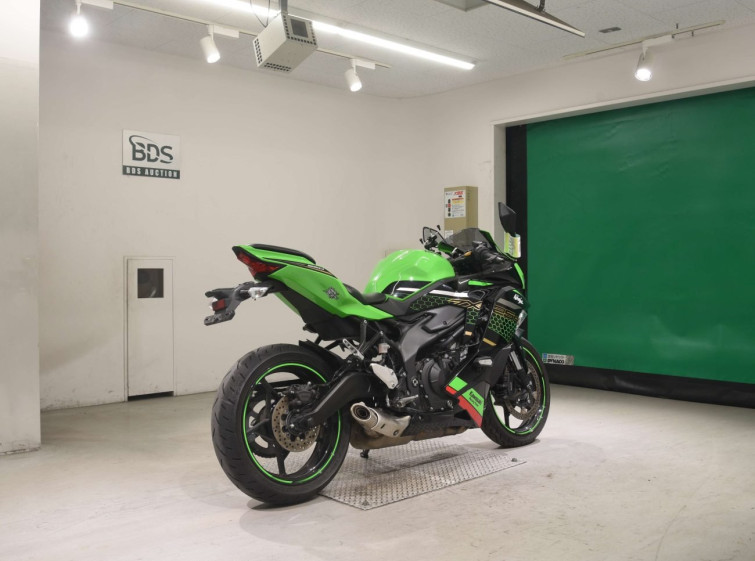 Мотоцикл Kawasaki NINJA ZX-25R KRT з пробігом 7047 km
