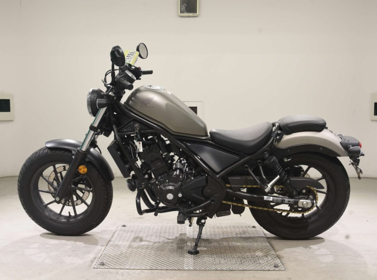 Мотоцикл Honda REBEL CMX250 з пробігом 2920 km