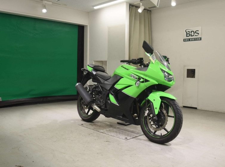 Мотоцикл Kawasaki NINJA250R з пробігом 57763 km