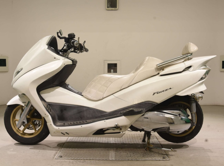 Мотоцикл Honda FORZA ZA з пробігом 30416 km