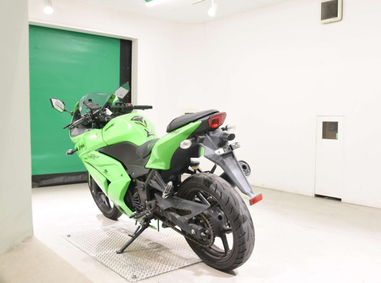 Мотоцикл Kawasaki NINJA250R з пробігом 34138 km