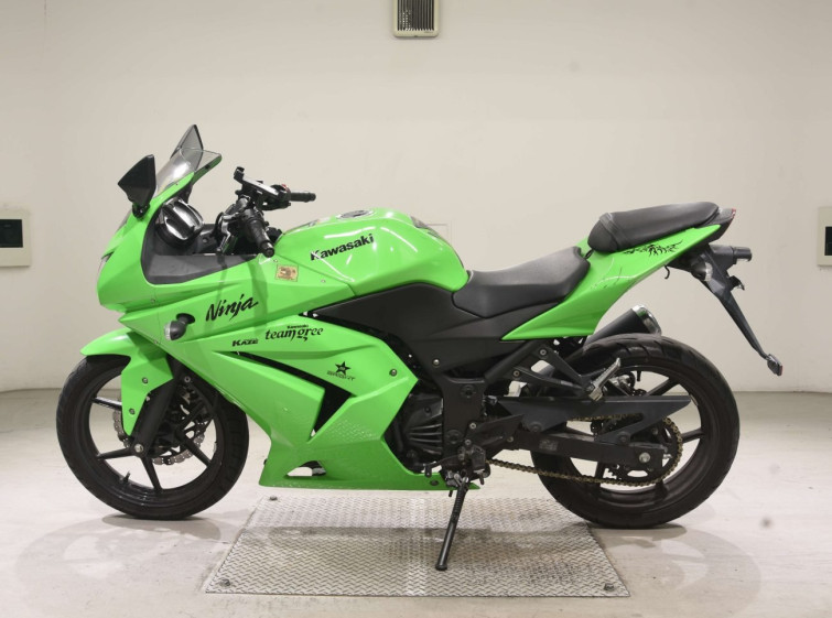 Мотоцикл Kawasaki NINJA250R з пробігом 34138 km