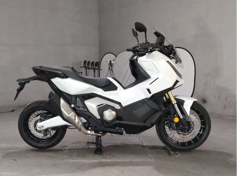 Мотоцикл Honda X-ADV750 з пробігом 2 km