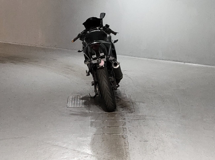 Мотоцикл Yamaha YZF-R25 з пробігом 43727 km