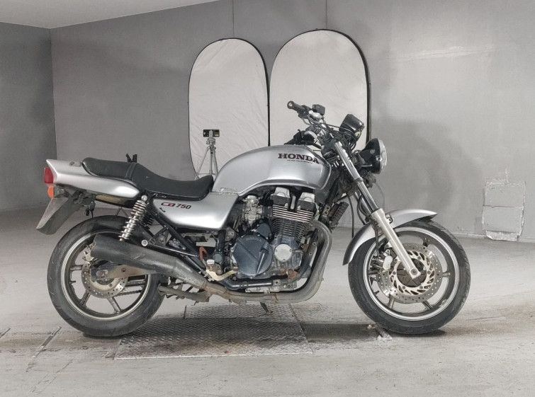 Мотоцикл Honda CB750 с пробегом 82587 km