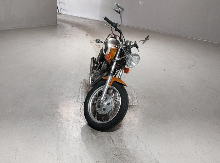 Мотоцикл Yamaha SR400 з пробігом 4035 km