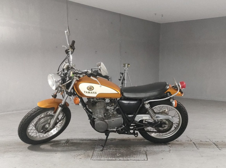 Мотоцикл Yamaha SR400 з пробігом 4035 km