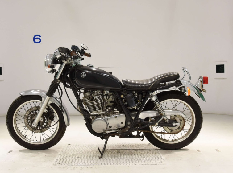 Мотоцикл Yamaha SR400 с пробегом 29246 km