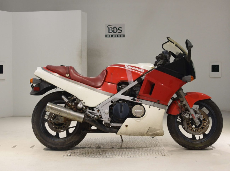 Мотоцикл Kawasaki GPZ400R з пробігом 9280 km