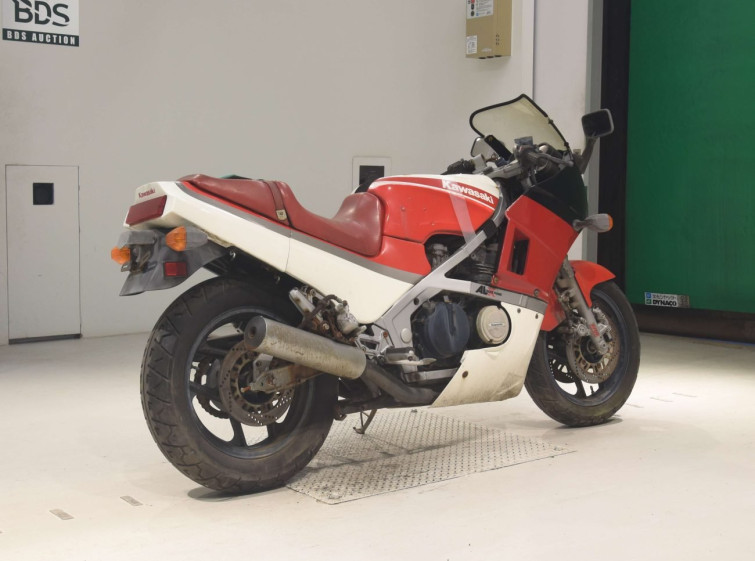 Мотоцикл Kawasaki GPZ400R з пробігом 9280 km