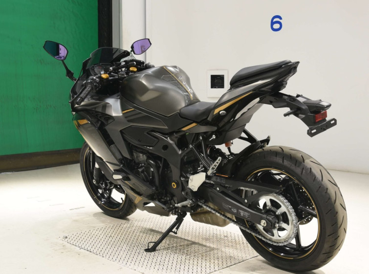 Мотоцикл Kawasaki NINJA ZX-25R з пробігом 5875 km