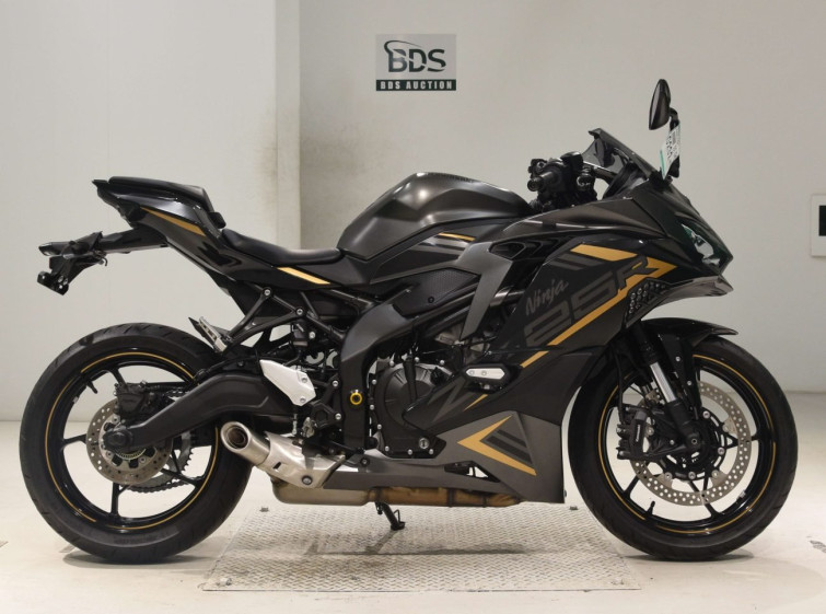 Мотоцикл Kawasaki NINJA ZX-25R з пробігом 5875 km