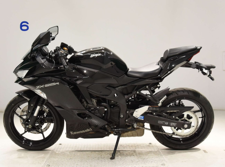 Мотоцикл Kawasaki NINJA ZX-25R с пробегом 5496 km