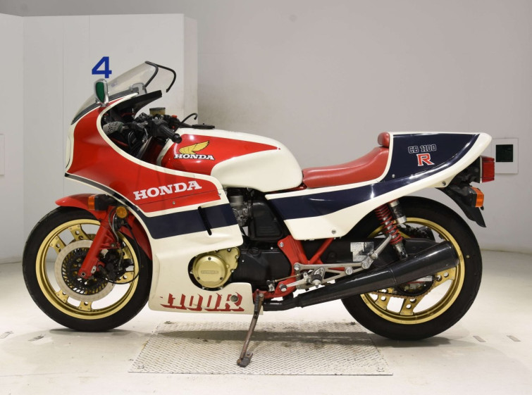 Мотоцикл Honda CB1100R с пробегом 21815 km