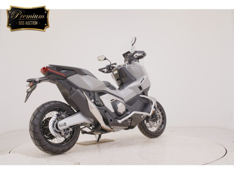 Мотоцикл Honda X-ADV750-2 з пробігом 2577 km