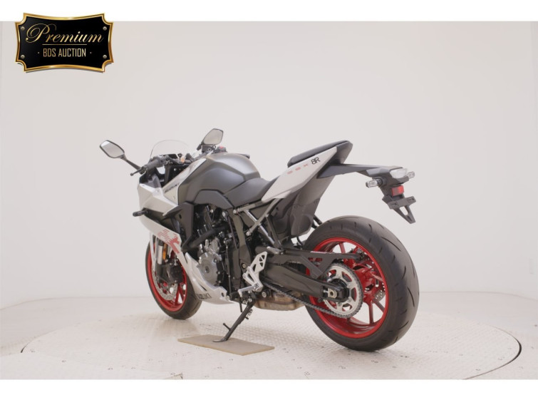 Мотоцикл Suzuki GSX-8R с пробегом 1199 km