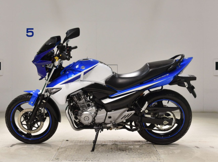 Мотоцикл Suzuki GSR250 з пробігом 19181 km