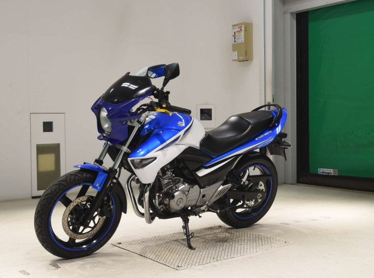 Мотоцикл Suzuki GSR250 з пробігом 19181 km