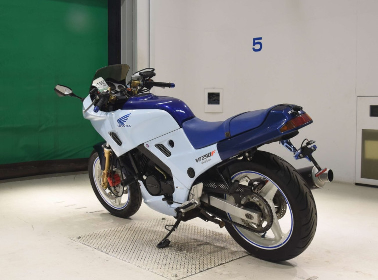 Мотоцикл Honda VT250FG з пробігом 33274 km