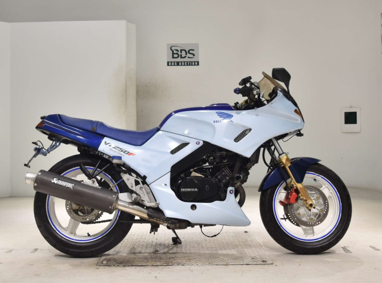 Мотоцикл Honda VT250FG з пробігом 33274 km