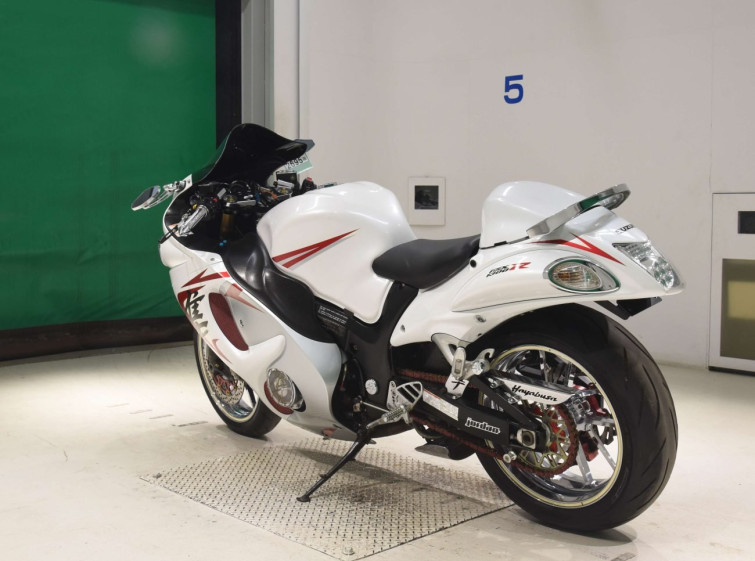 Мотоцикл Suzuki GSX1300R HAYABUSA