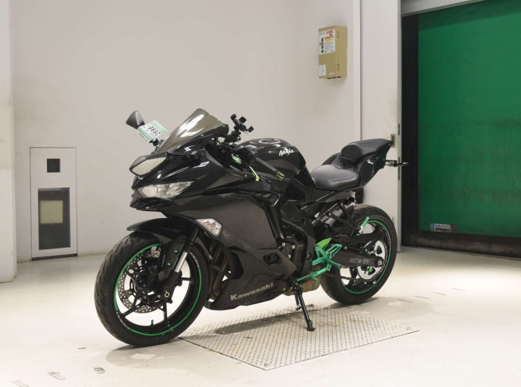 Мотоцикл Kawasaki NINJA ZX-25R з пробігом 10403 km