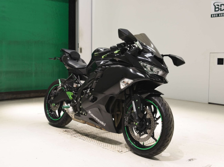 Мотоцикл Kawasaki NINJA ZX-25R з пробігом 10403 km