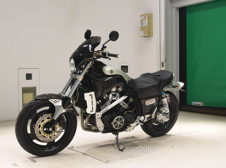 Мотоцикл Yamaha V-MAX1200 з пробігом 2970 km
