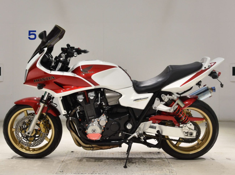 Мотоцикл Honda CB1300SF с пробегом 24762 km