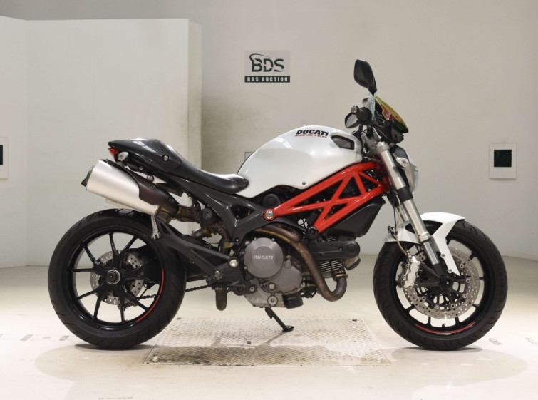 Мотоцикл Ducati MONSTER 796 з пробігом 38236 km
