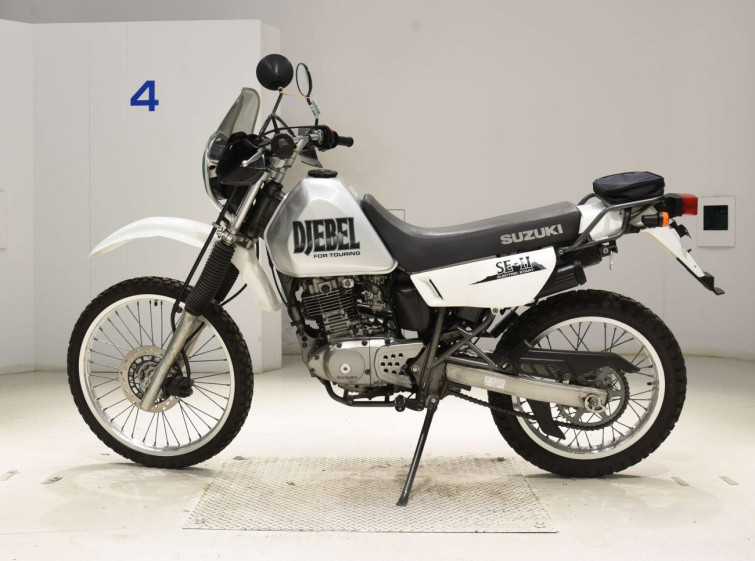 Мотоцикл Suzuki DJEBEL200 з пробігом 18710 km