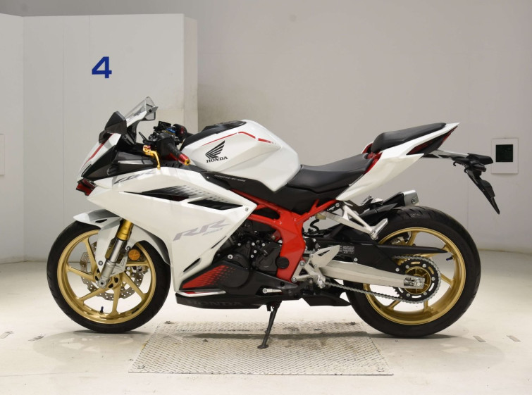 Мотоцикл Honda CBR250RRA с пробегом 1645 km