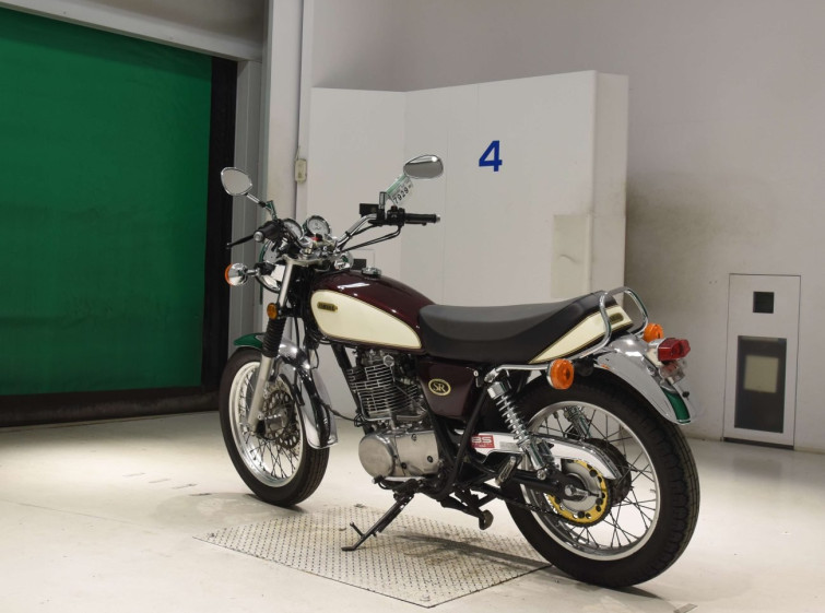 Мотоцикл Yamaha SR400 с пробегом 54722 km