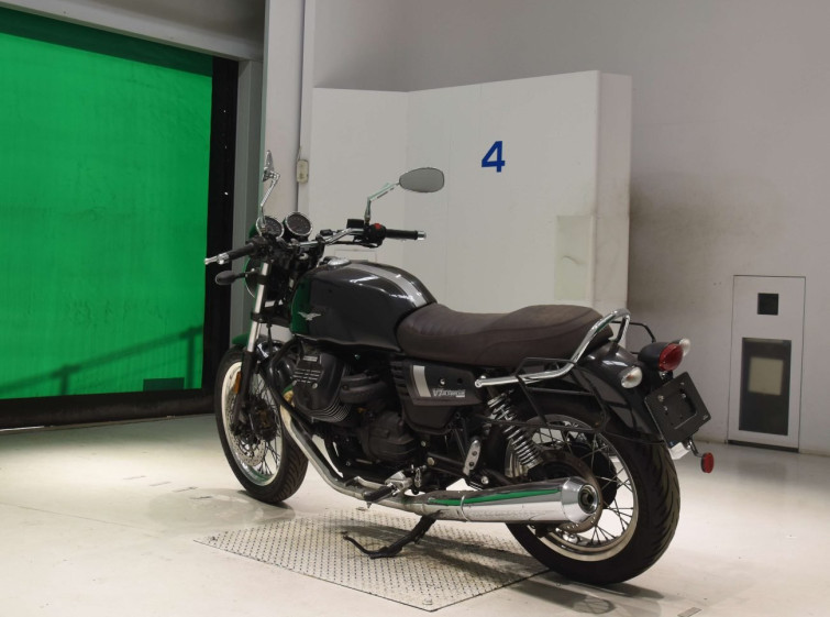 Мотоцикл Moto Guzzi V7 3 SPECIAL з пробігом 37416 km