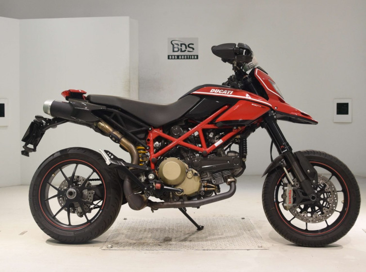 Мотоцикл Ducati HYPERMOTARD 1100 EVO з пробігом 23655 km