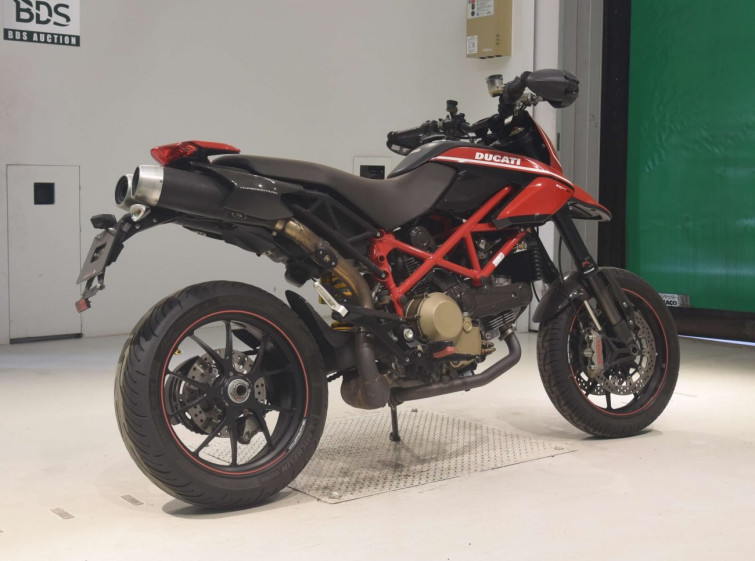 Мотоцикл Ducati HYPERMOTARD 1100 EVO з пробігом 23655 km