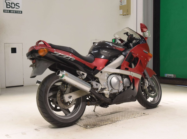 Мотоцикл Kawasaki ZZ-R400 з пробігом 67462 km