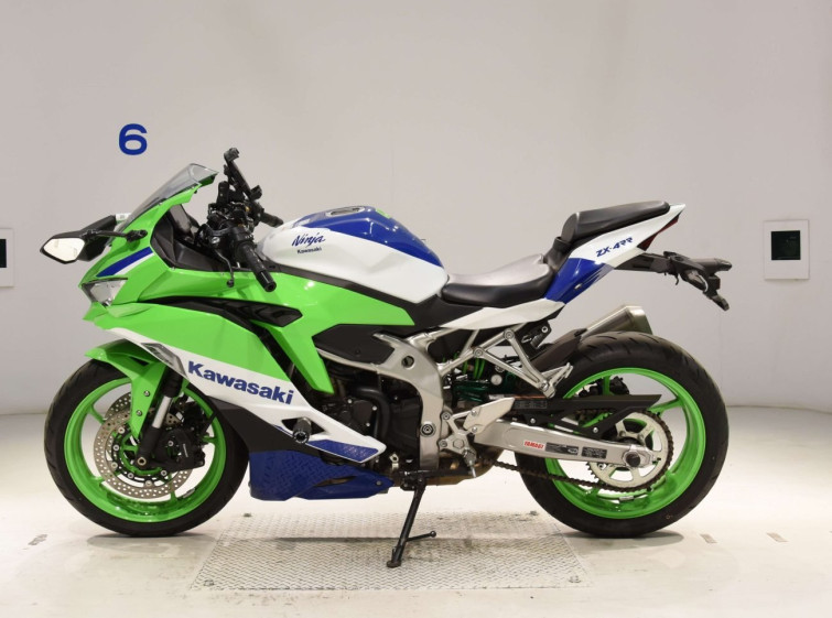 Мотоцикл Kawasaki ZX-4RR з пробігом 9570 km