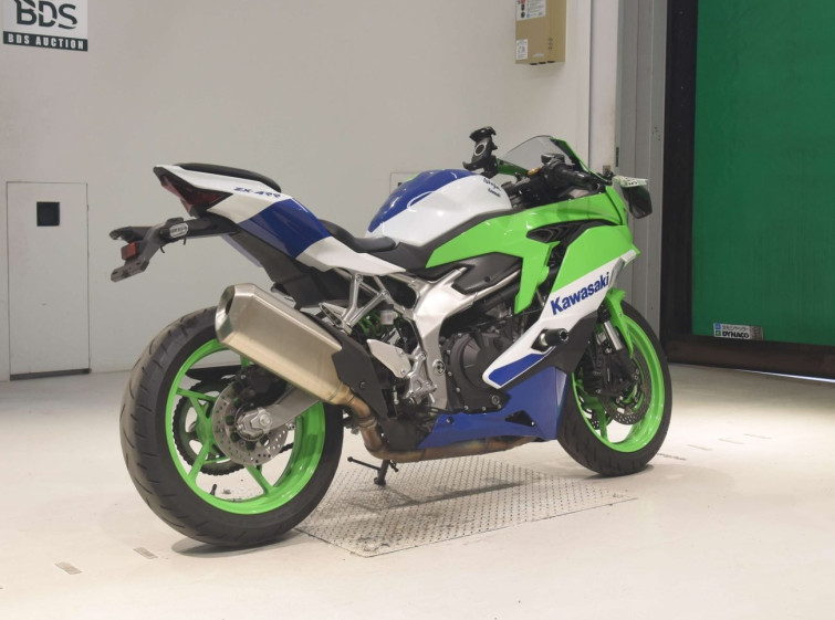 Мотоцикл Kawasaki ZX-4RR з пробігом 9570 km
