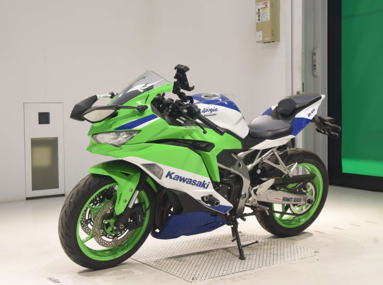 Мотоцикл Kawasaki ZX-4RR з пробігом 9570 km