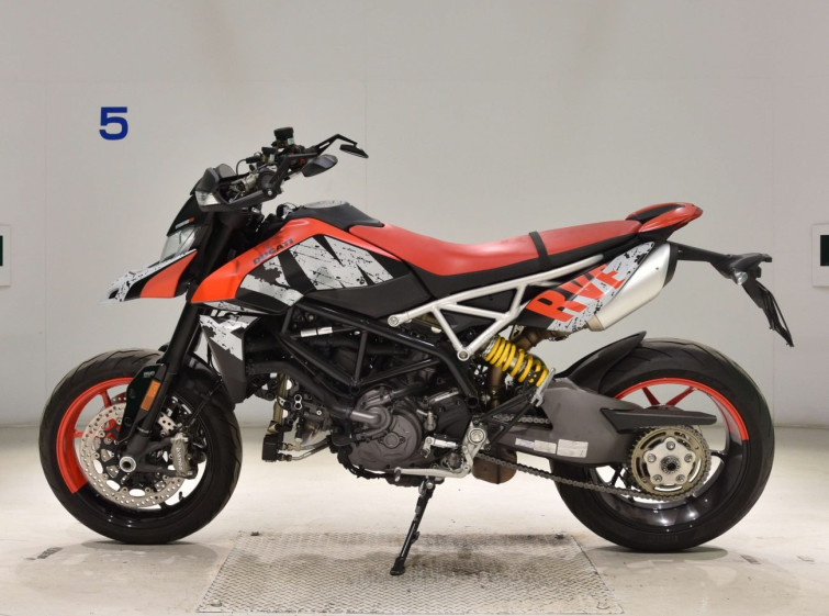 Мотоцикл Ducati HYPERMOTARD 950 з пробігом 4185 km