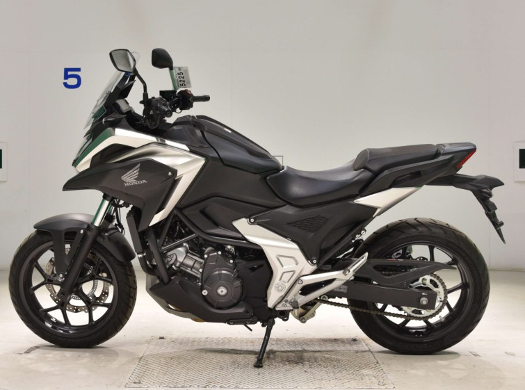 Мотоцикл Honda NC750XD з пробігом 4087 km