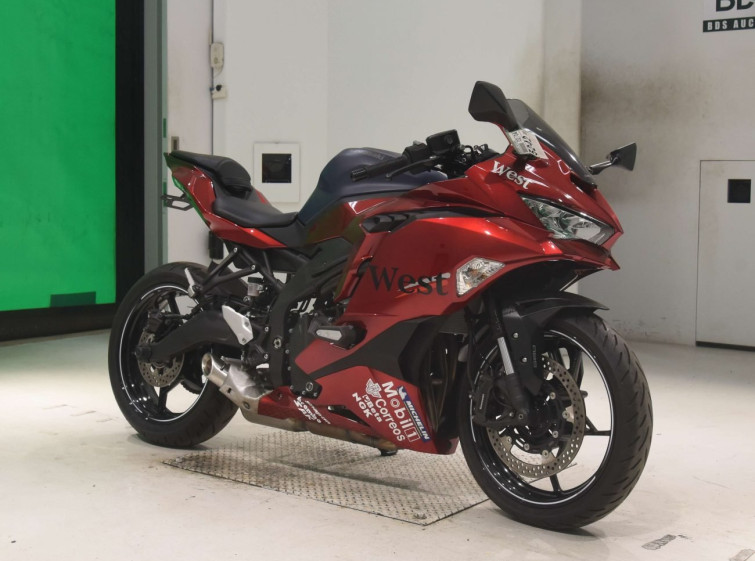 Мотоцикл Kawasaki NINJA ZX-25R KRT с пробегом 858 km