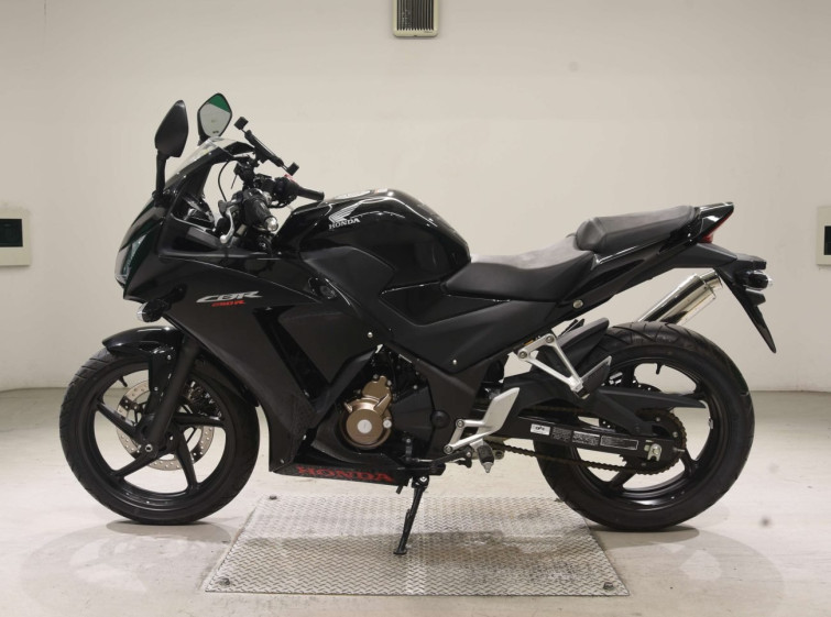 Мотоцикл Honda CBR250R с пробегом 4206 km