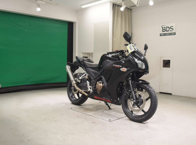 Мотоцикл Honda CBR250R с пробегом 4206 km