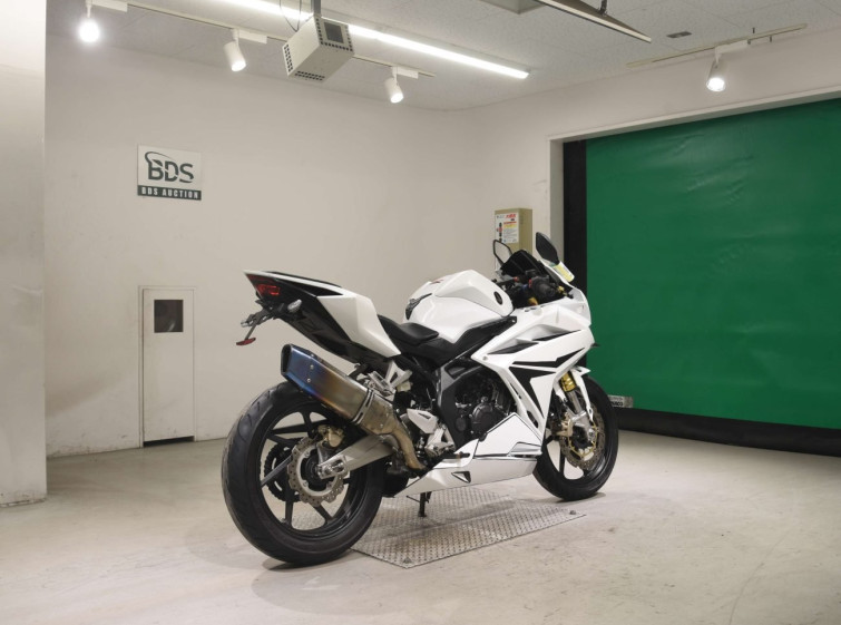 Мотоцикл Honda CBR250RR з пробігом 33519 km