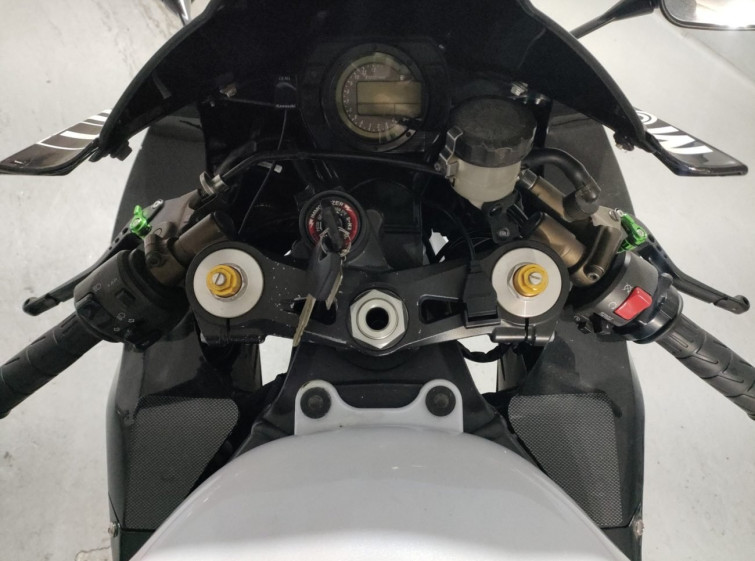 Мотоцикл Kawasaki NINJA ZX-10R з пробігом 54429 km