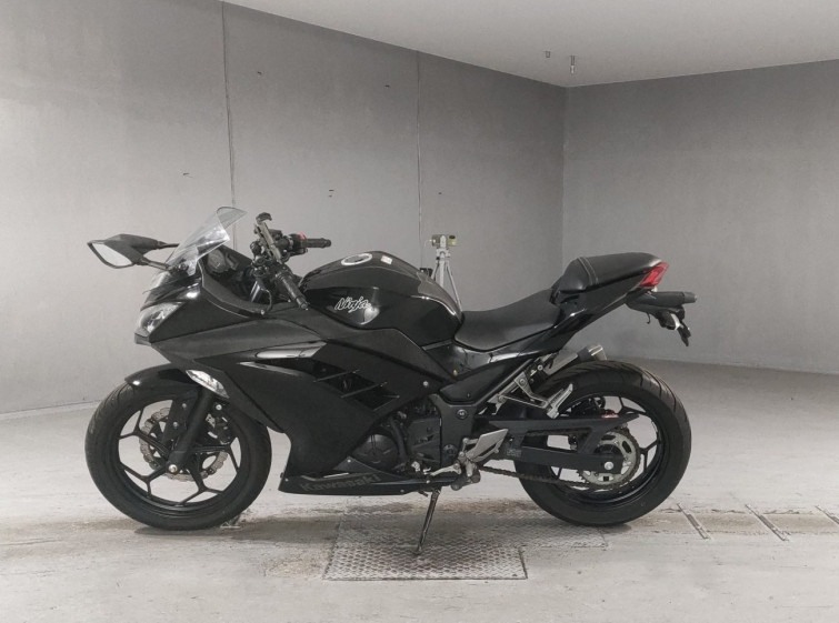 Мотоцикл Kawasaki NINJA250 з пробігом 13346 km