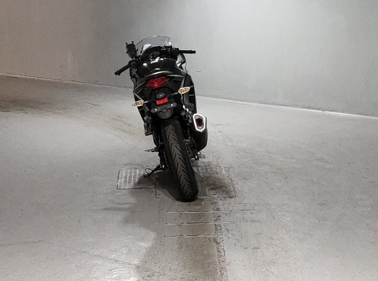 Мотоцикл Kawasaki NINJA250 з пробігом 13346 km